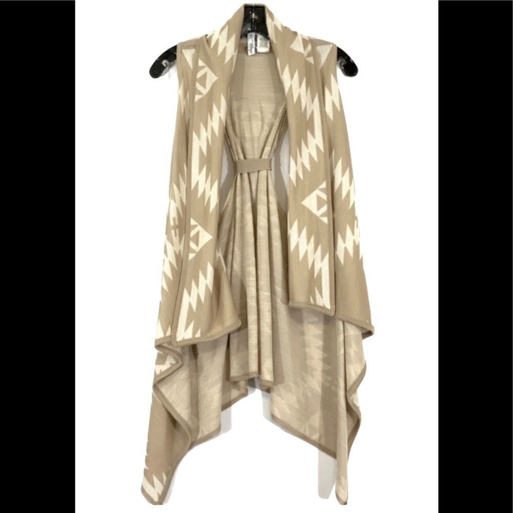 INDIGO Aztec Western blanket geometric waterfall sweater vest tan size M NWT